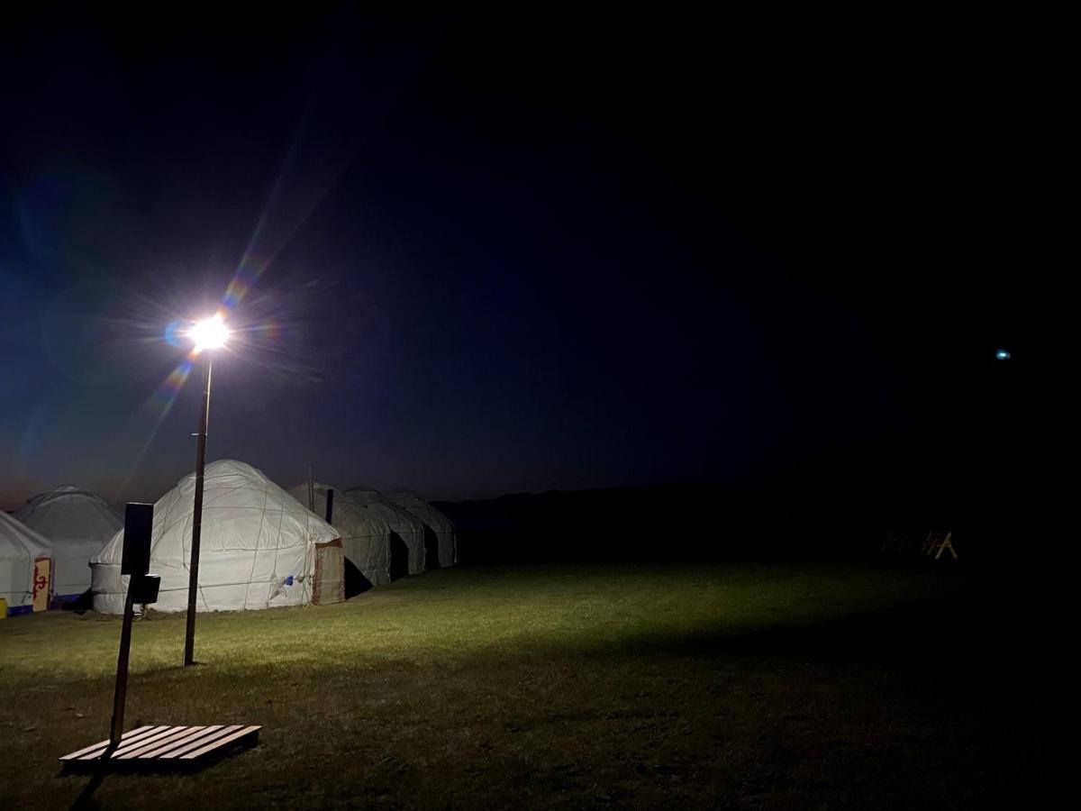 Yurt Camp Ali-Nur At Lake Song-Kol Юрточный Лагерь Али-Нур Озеро Сон-Куль Сон-Куль Кыргызстан Нарын Kyrgyzstan Naryn Zewnętrze zdjęcie