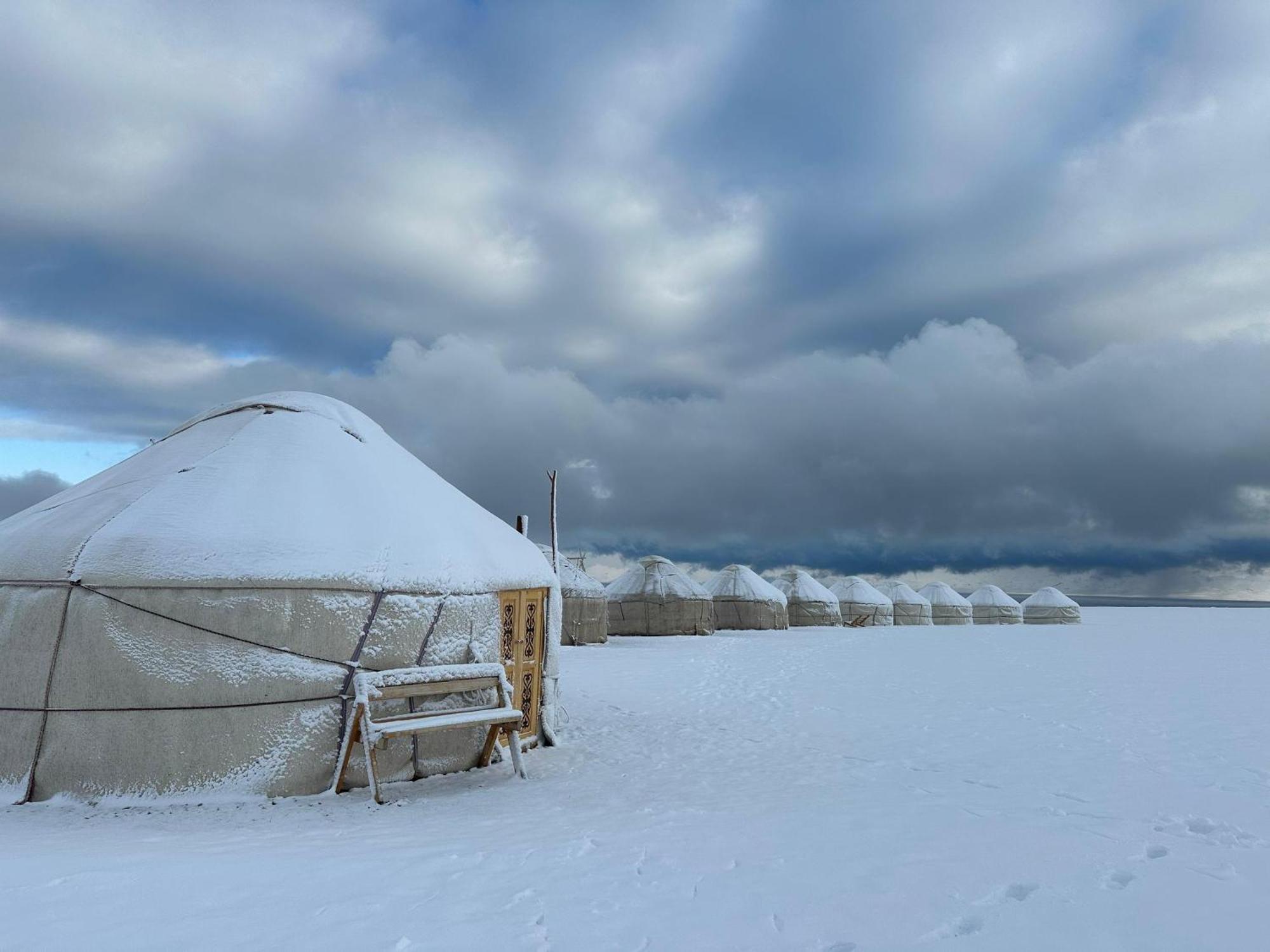 Yurt Camp Ali-Nur At Lake Song-Kol Юрточный Лагерь Али-Нур Озеро Сон-Куль Сон-Куль Кыргызстан Нарын Kyrgyzstan Naryn Zewnętrze zdjęcie