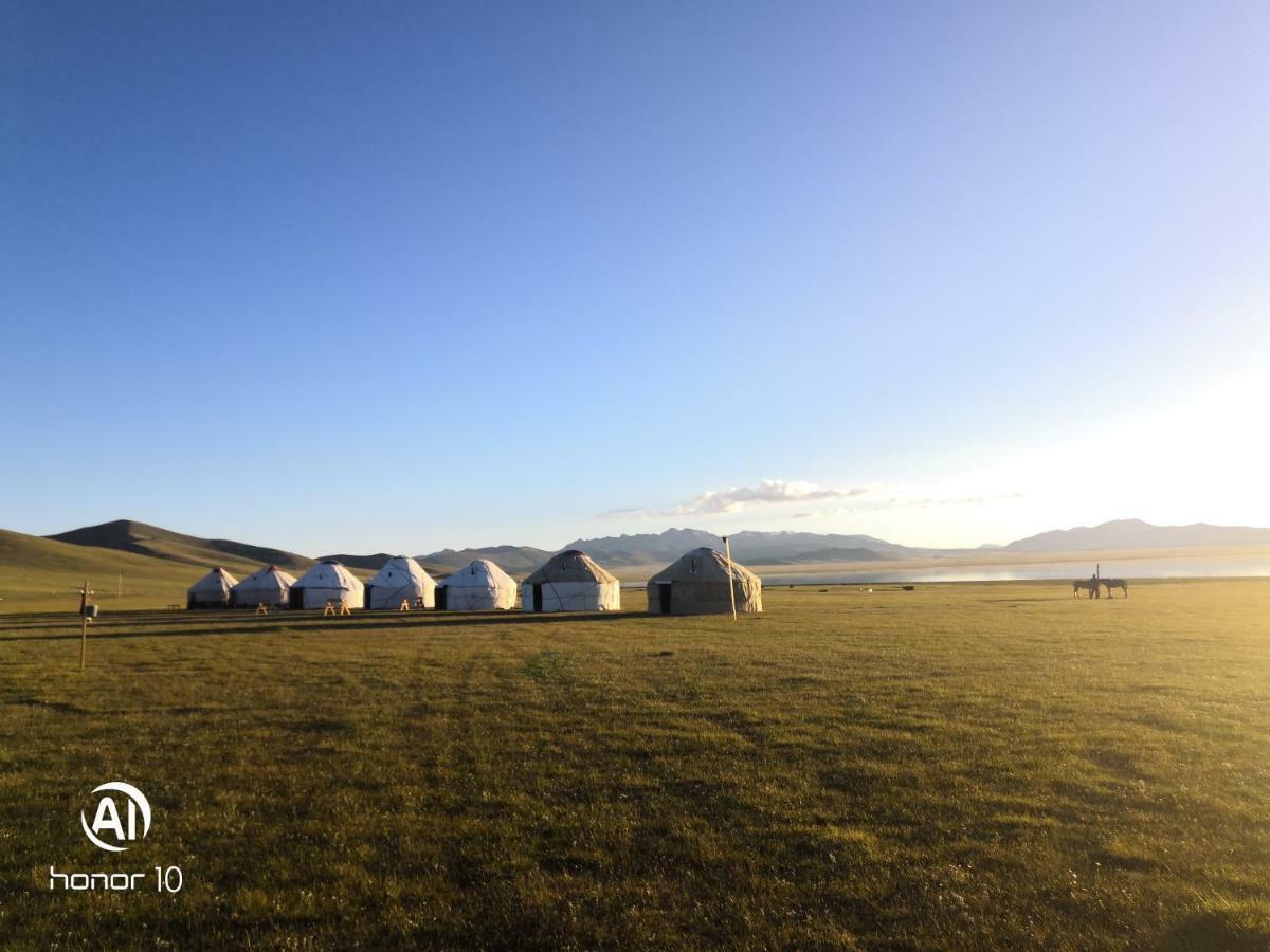 Yurt Camp Ali-Nur At Lake Song-Kol Юрточный Лагерь Али-Нур Озеро Сон-Куль Сон-Куль Кыргызстан Нарын Kyrgyzstan Naryn Zewnętrze zdjęcie